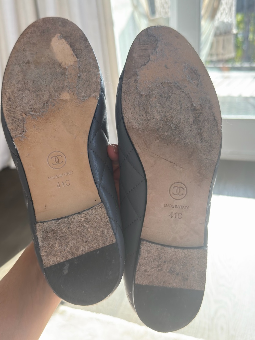 CHANEL Gray Leather Quilted Ballet Flats with CC Emblem and Bow - Picture 5 of 5
